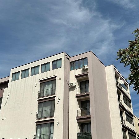 Centru Unirii Luxury Vip Palmier Apartament 2 Camere Cu Terasa Exterioara Amenajata ! Parcare Subterana Privata Climatizata Si Supravegheata Video Dar Doar Cu Rezervare In Limita Locurilor Disponibile !Proprietate In Regim Hoteliep - Nu Are Bucatarie Bukarest Kültér fotó