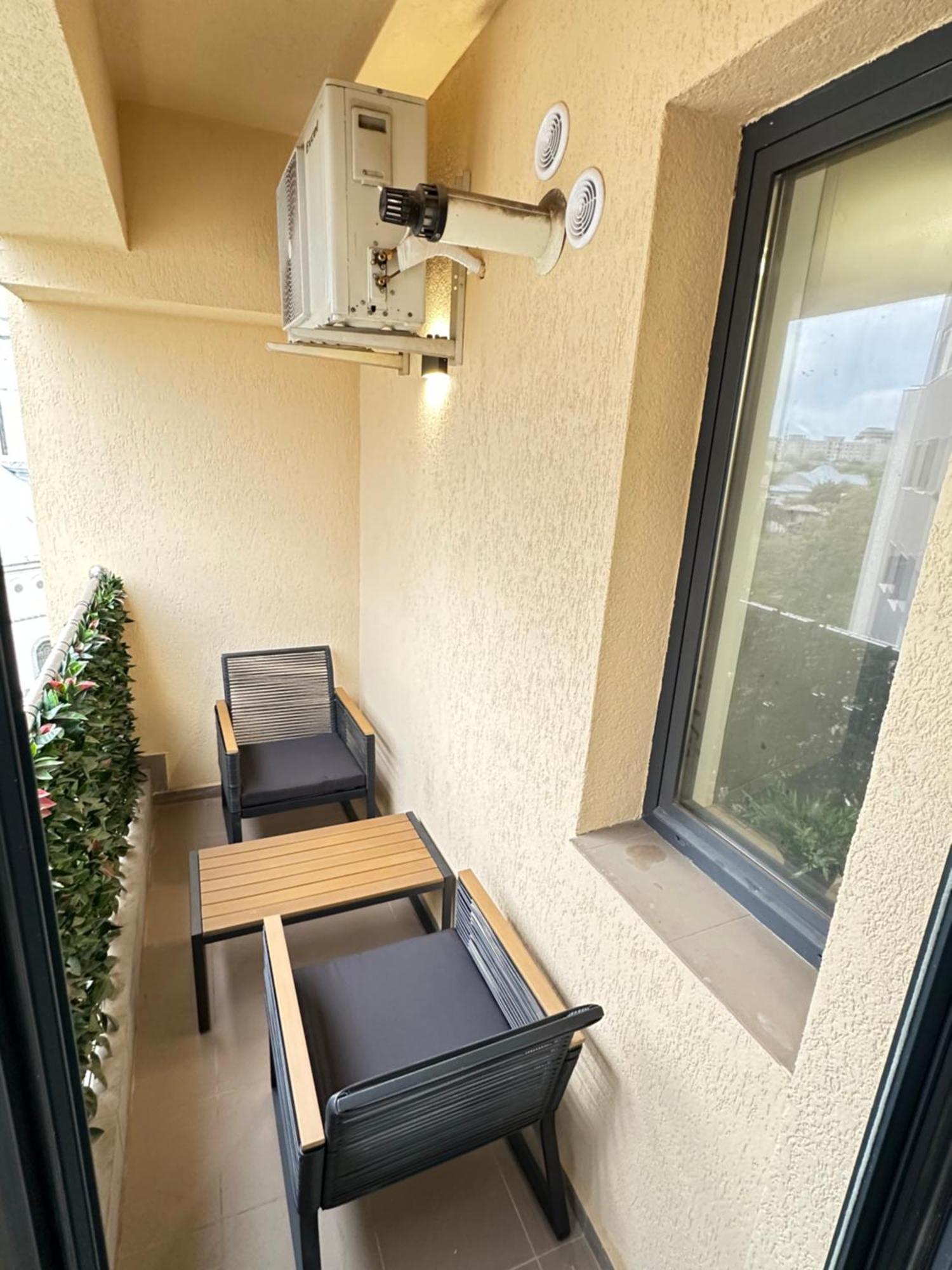 Centru Unirii Luxury Vip Palmier Apartament 2 Camere Cu Terasa Exterioara Amenajata ! Parcare Subterana Privata Climatizata Si Supravegheata Video Dar Doar Cu Rezervare In Limita Locurilor Disponibile !Proprietate In Regim Hoteliep - Nu Are Bucatarie Bukarest Kültér fotó